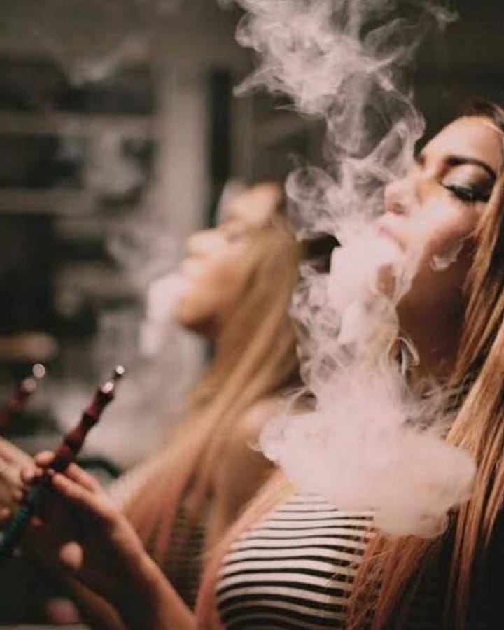 smoke girls